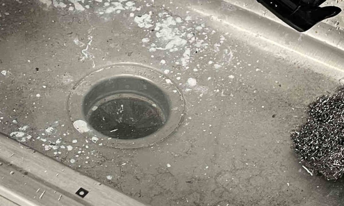 How To Snake A 90 Degree Drain: Easy Steps for Quick Fixes